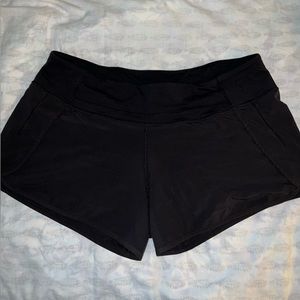 Lululemon Black Speed Up Lined Shorts Size 12 2.5”